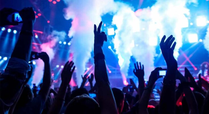 No Joy for entertainers as the lockdown is set to continue meaning that showbiz is on ice at the moment.