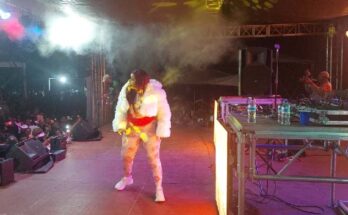 Nkosazana Daughter performing live in Zimbabwe | Watch the superstar dishing out a lively performance that left her fans begging for more. 