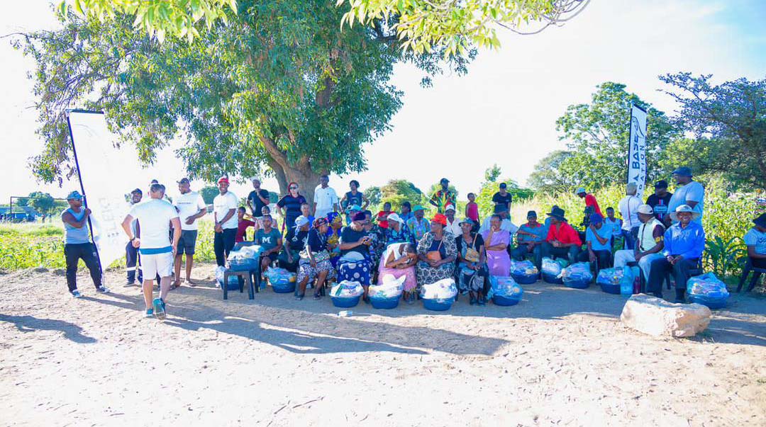 Selekta, real name Arnold Chingwerewe, recently recently handed over donations which included food hampers to some underprivileged  residents in Harare's Sunningdale suburb.