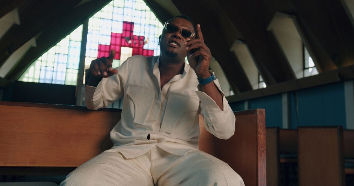 Tatenda Mahachi Unveils 'Mbiri’ Video 2 Tatenda Mahachi on his music video for Mbiri