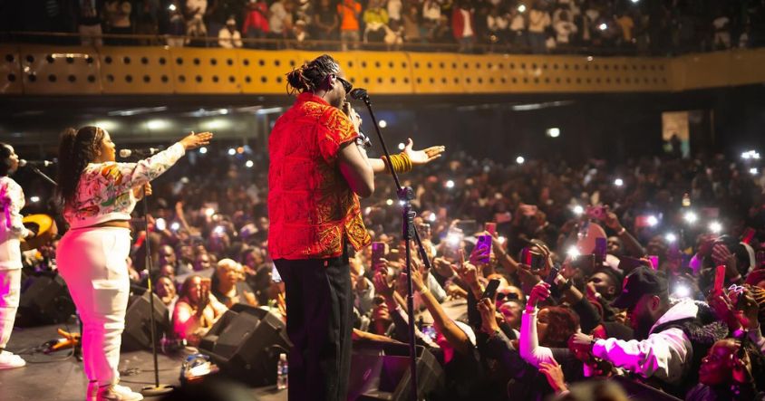 Jah Prayzah 5 Jah Prayzah is known for large-scale, high-production live performances.