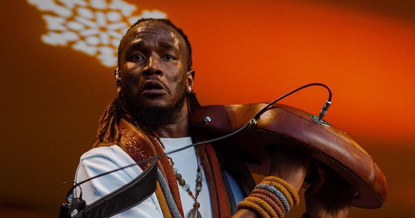 Jah Prayzah 6 Jah Prayzah is widely credited with redefining contemporary Zimbabwean music