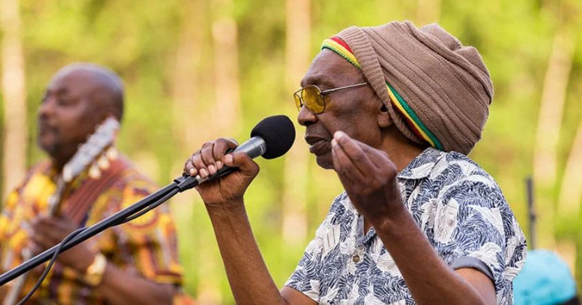As Chimurenga music matured, Mapfumo’s compositions became overtly political, critiquing colonial oppression through metaphorical Shona proverbs and symbolic storytelling that often evaded censorship.