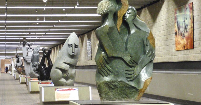 The History of Shona Sculpture: Zimbabwe's Global Art Form 5 By the late 1960s, despite fifteen years of international sanctions against Rhodesia that severely limited its global reach, Shona sculpture had begun to make its mark on the world's major art institutions.