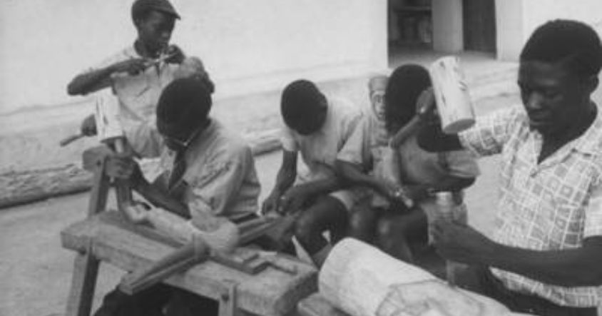 The History of Shona Sculpture: Zimbabwe's Global Art Form 2 Students learning how to curve at Serima Mission