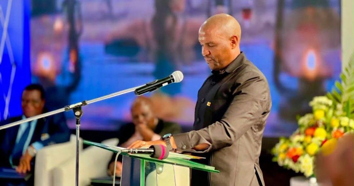 Air Zimbabwe Resumes Harare-London Flights, Boosting Zimbabwe Tourism and Trade 3 Guest of Honour and Minister of Transport and Infrastructural Development Felix Mhona described aviation as a strategic enabler of national development.