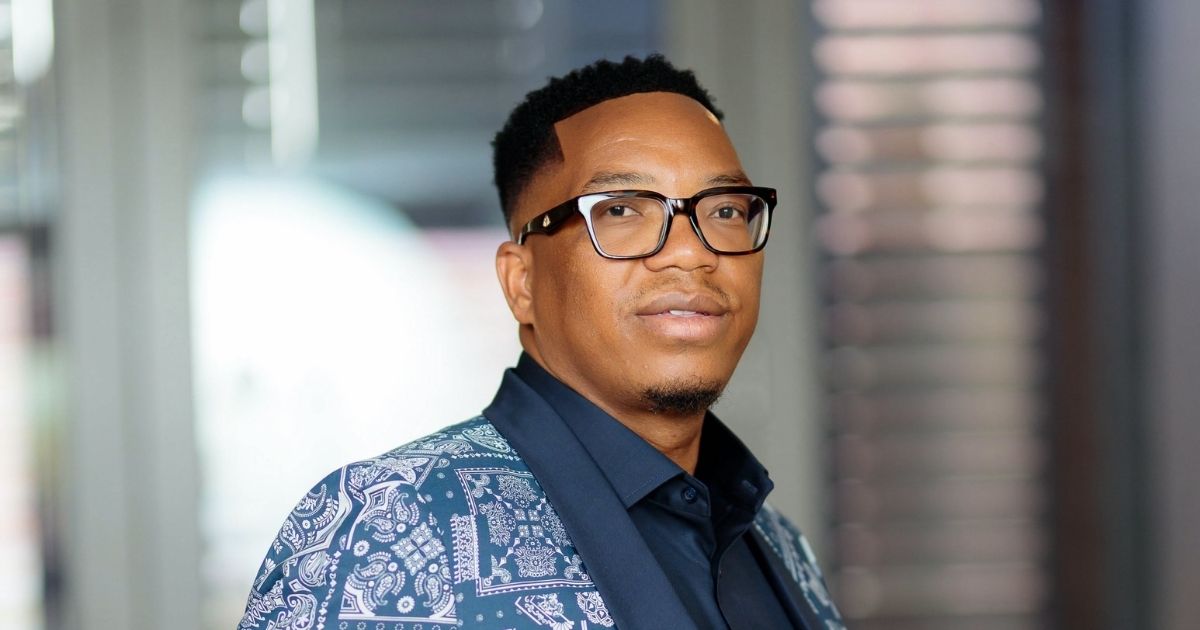 Everton Mlalazi shines at Spirit of Praise recording 1 Gospel musician Everton Mlalazi has once again raised the country’s flag high after delivering a memorable performance at the recording of Spirit of Praise 12 (SOP12), one of Africa’s biggest and most influential gospel music productions.