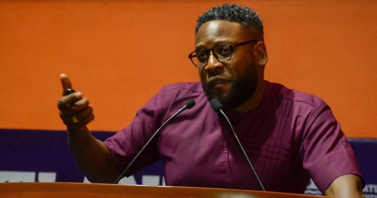 Munya Chanetsa speaking at a seminar. 