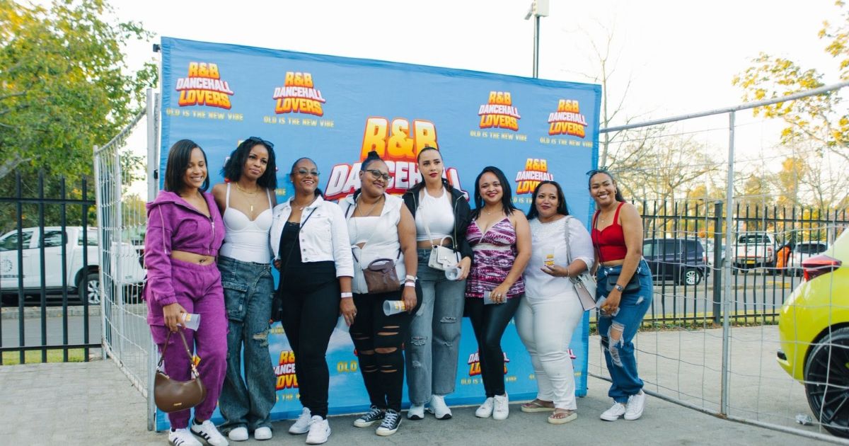 Music lovers pose for a pic at the RnB Dancehall Lovers Bulawayo edition 